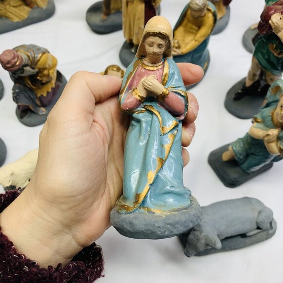 Vintage Christmas Nativity Set Figures Hand Painted Lot Of 18 - Picture 9 of 16